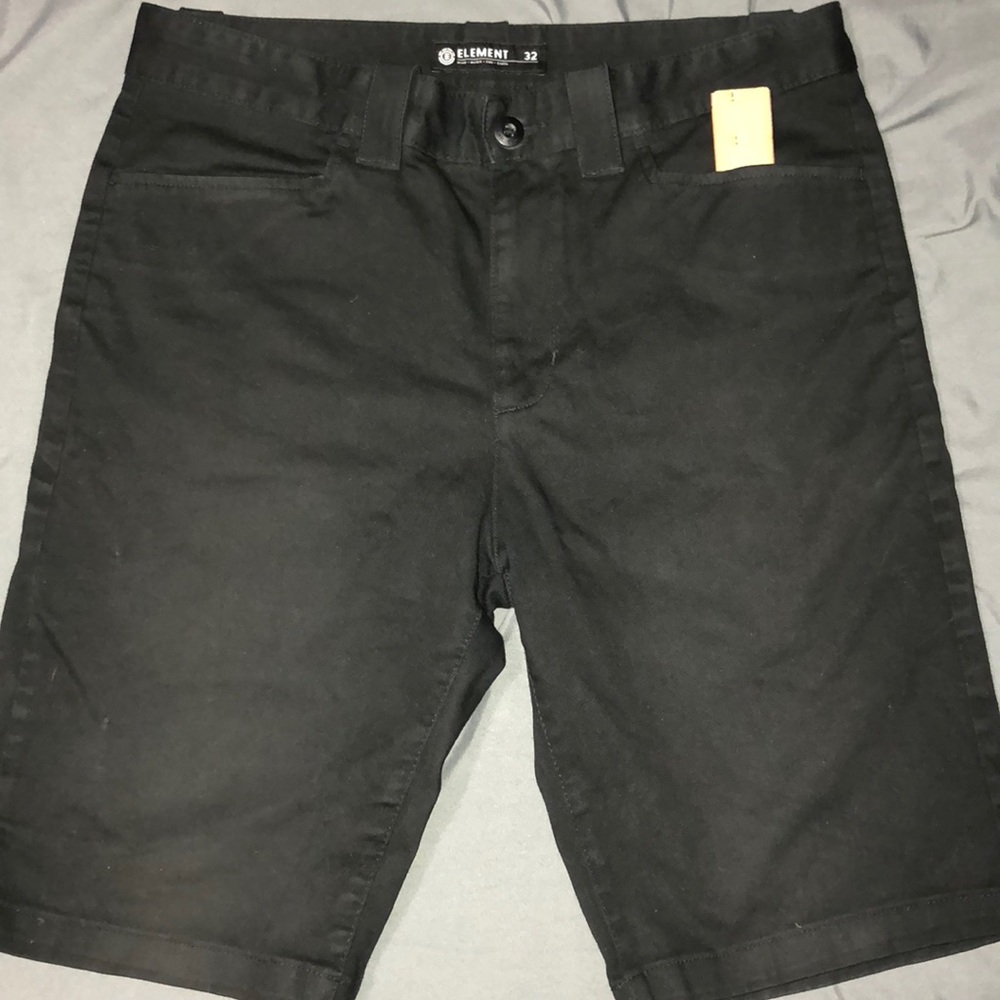 Element shorts (32)